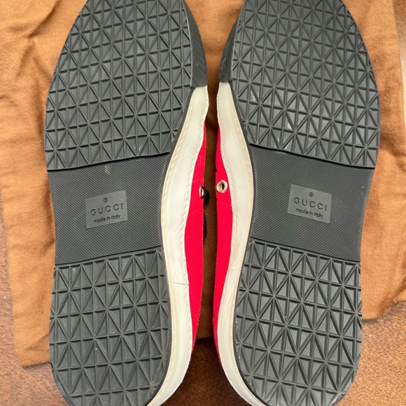 Vintage Unisex Gucci Red Script exclusive Saks Low Top Sneaker 6/37 M, W 71/2-8 - Picture 3 of 9